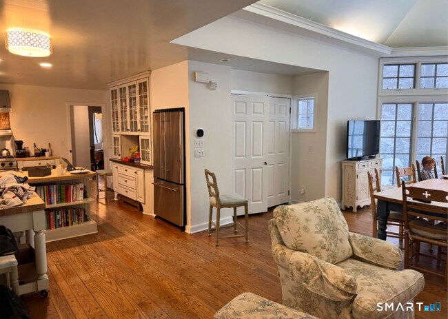 Building Photo - 301 Old Norwalk Rd