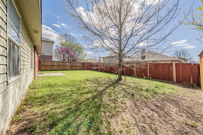 Building Photo - 25% OFF FIRST MONTH'S RENT WITH 12 MONTH LEASE! Lovely 3 bedroom, 2 bath home in Harriet Creek Ra...