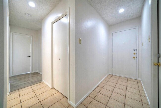 Building Photo - 1509 Sagebrush Dr