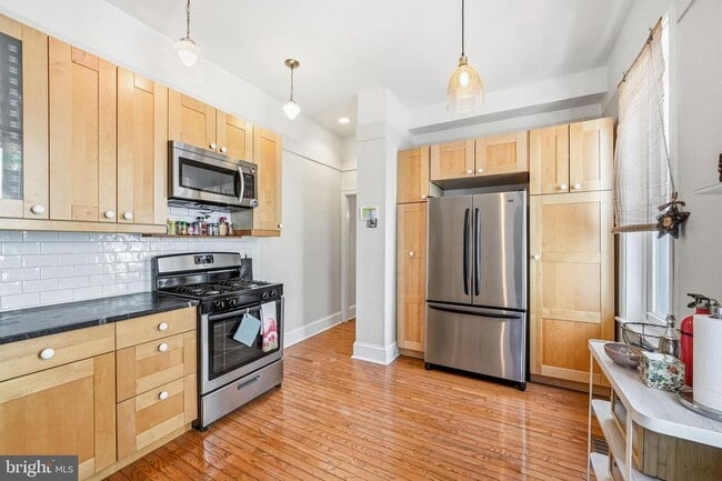 Building Photo - 346 E Union St