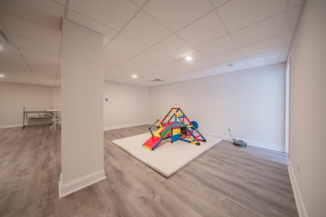 Building Photo - 3081 N Spurway Dr