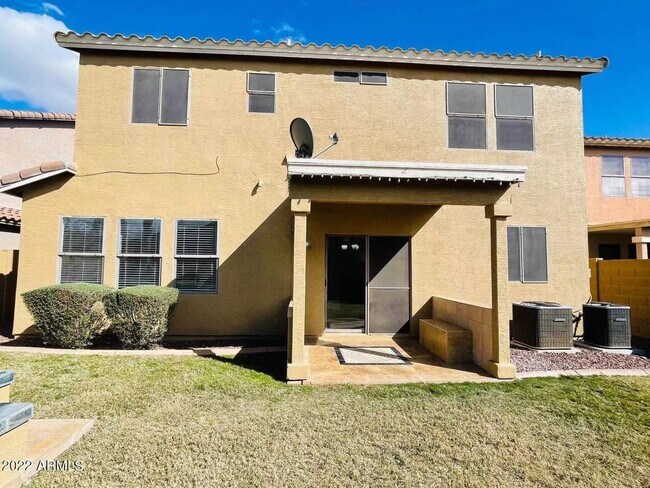 Building Photo - 1704 S Falcon Dr