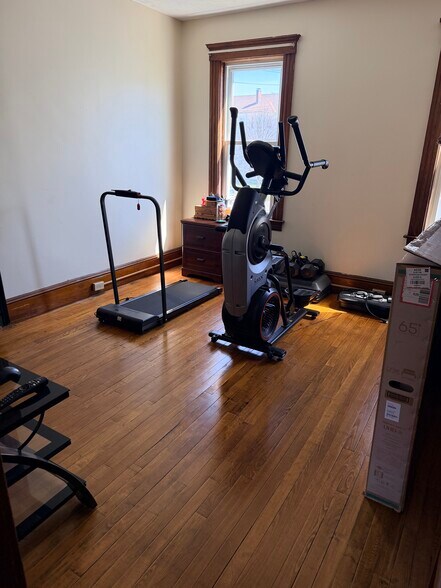 Building Photo - 46 King Philip Rd