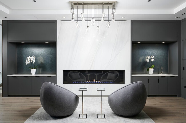 Building Photo - 14 W Superior St