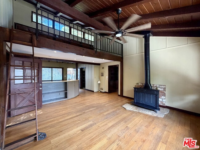 Building Photo - 6871 Pacific View Dr