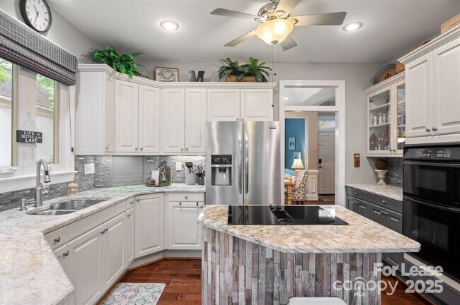 Building Photo - 16308 Autumn Creek Ct
