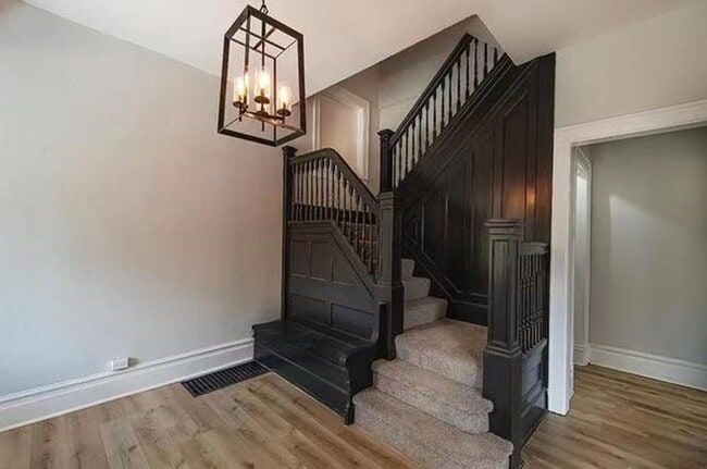 Building Photo - 5 bedroom home in the Upper Hill District