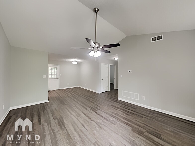 Building Photo - 189 Peach Forest Pl