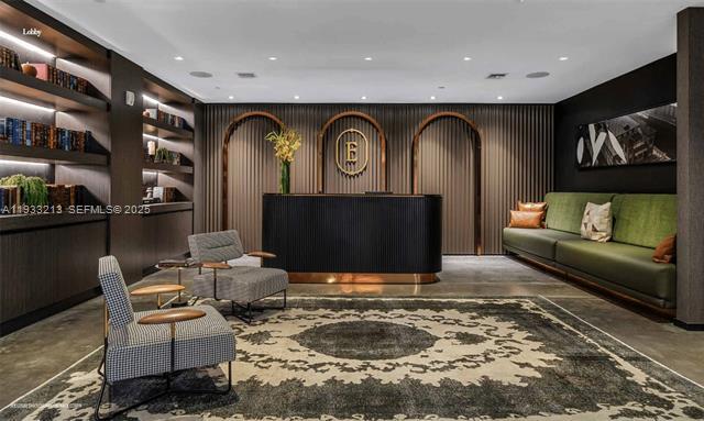 Building Photo - 398 NE 5th St