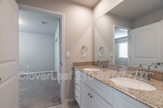 Building Photo - 10414 Legacy Hl