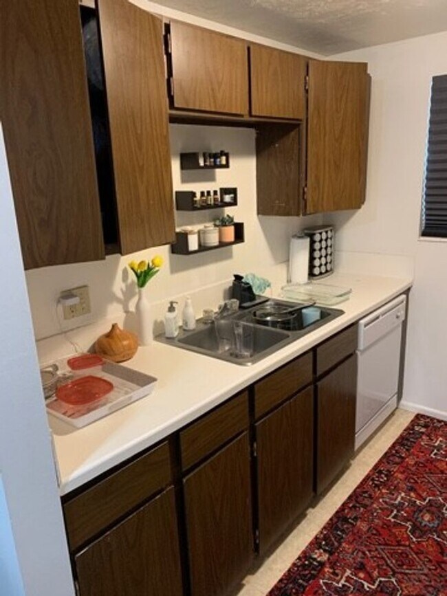 Building Photo - 1B/1B Pet Friendly Apartment South of BYU