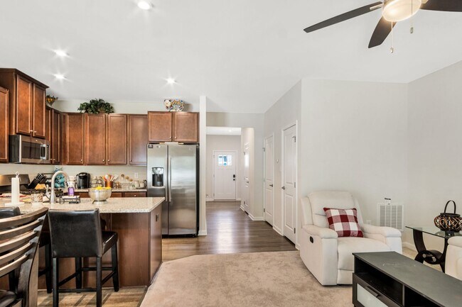 Building Photo - Fully Furnished 3 Bedroom 2.5 Bath Townhome in Williamsburg!