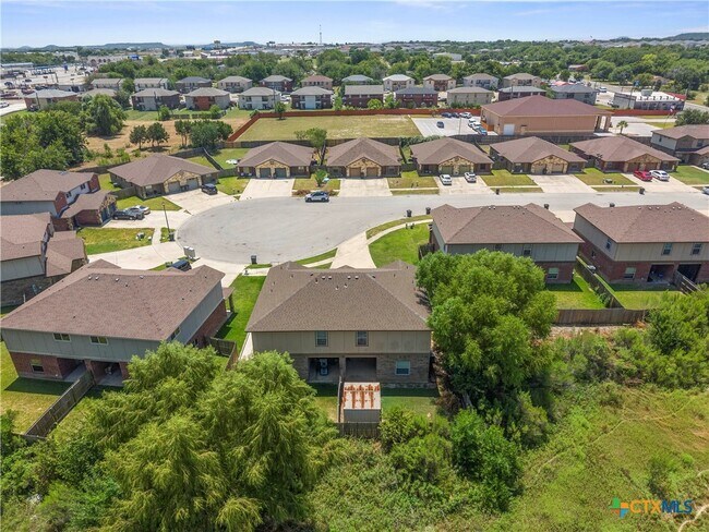 Building Photo - 1105 Grace Point Dr