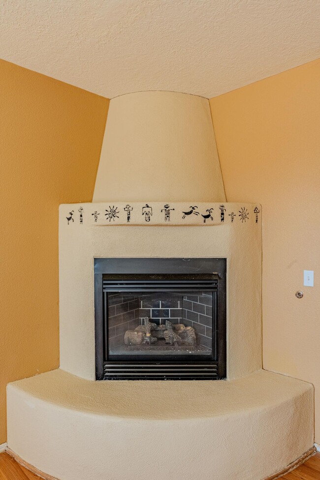 Building Photo - 10416 Rosefinch Dr NW