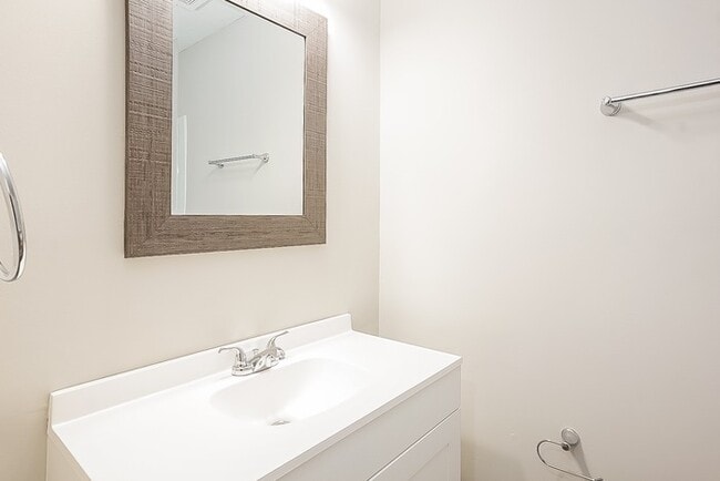 Building Photo - Beautifully Split-Level Home in Columbia County