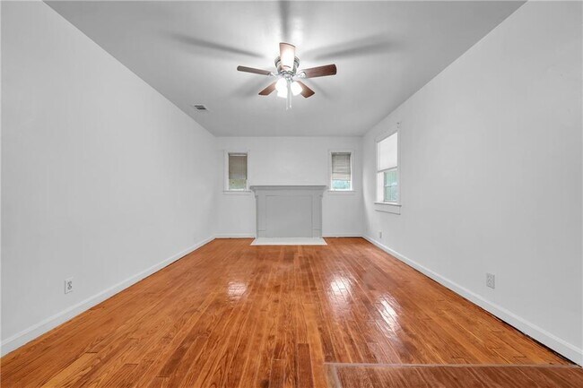 Building Photo - 4813 Chaudron Dr