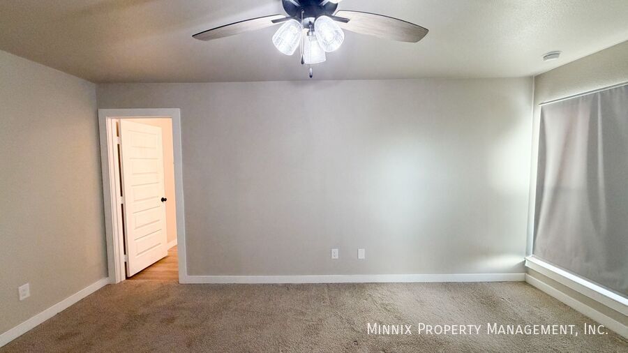 Building Photo - 2011 132nd St