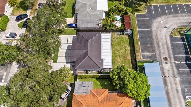 Building Photo - 308 S 26th Ave