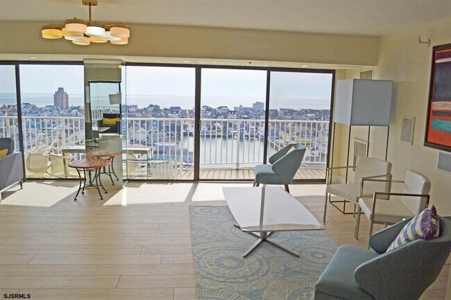 Building Photo - 236 N Derby Ave