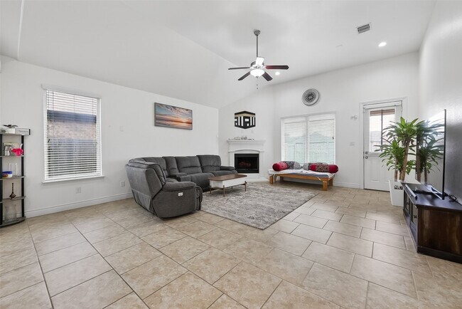 Building Photo - 6515 Sterling Shores Ln