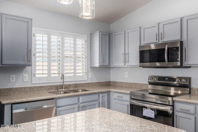 Building Photo - 13022 N 130th Ln