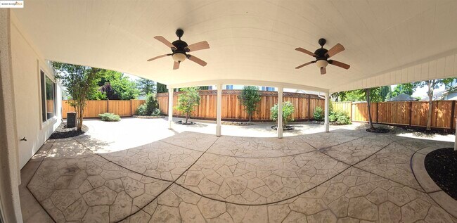 Building Photo - 988 Chamomile Ln