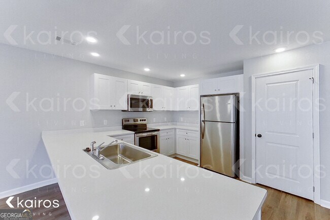 Building Photo - 15 Bungalow Cir