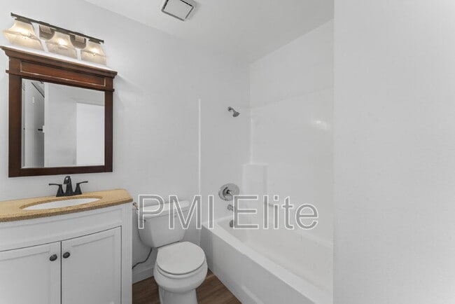 Building Photo - 18182 W Sundowner Way