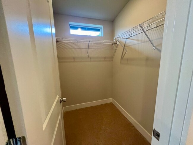 Building Photo - Newcastle Home