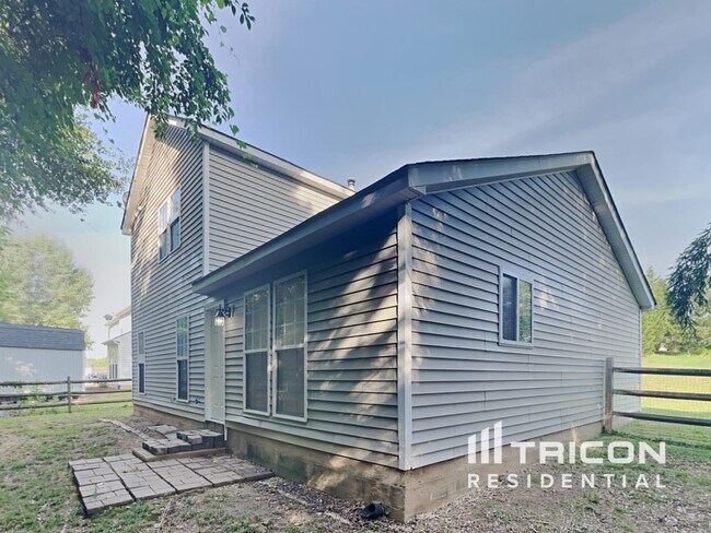 Building Photo - 104 N Tanninger Rd