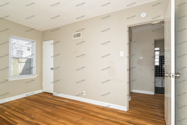 Building Photo - 7020 Rohn Dr