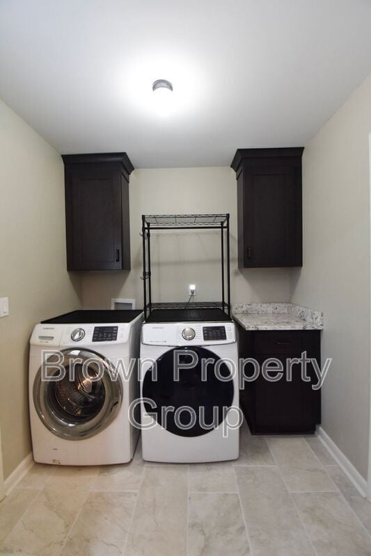Building Photo - 2417 Dartmouth Dr