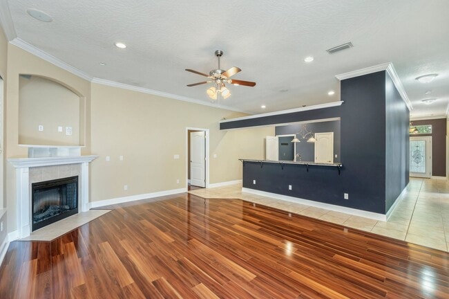 Building Photo - 4 Bedroom in Ideal Neighborhood!!