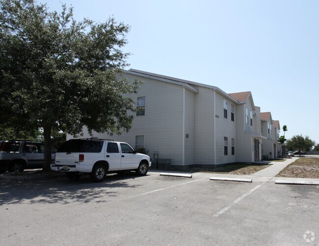 4136 16th Place - Applewood Apartments