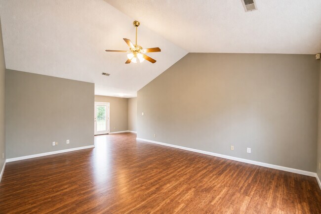 Building Photo - 317 Headrickview Dr