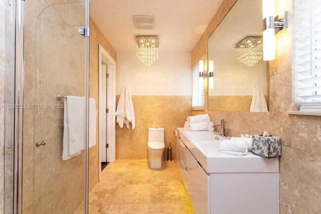 Building Photo - 809 S 17th Ave