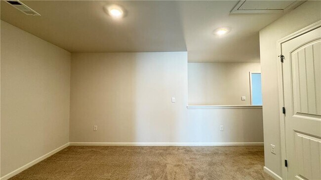 Building Photo - 100 Aspen Ct