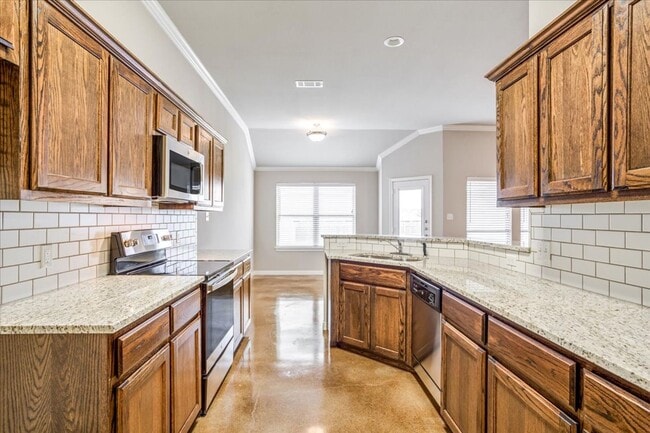 Building Photo - New Duplex on Hilltop Drive | Midway ISD