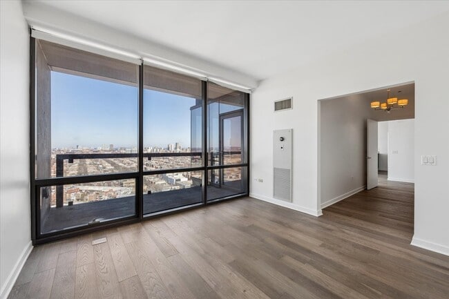 Building Photo - 860 W Blackhawk St