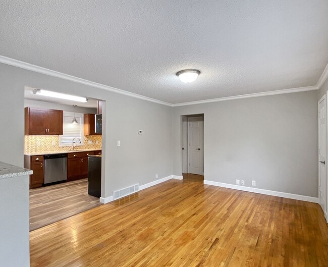 Building Photo - 3338 Library Ln