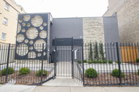 Building Photo - 4423 N Ashland Ave
