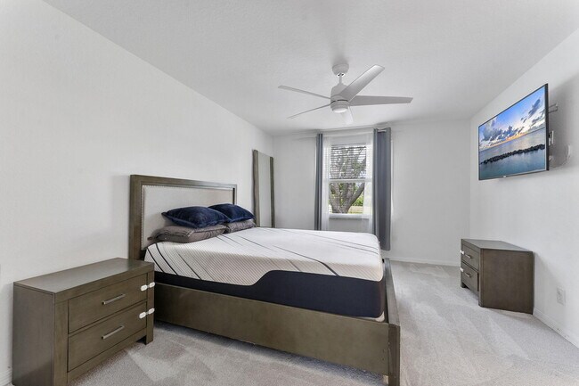 Building Photo - 16129 Sierra Palms Dr