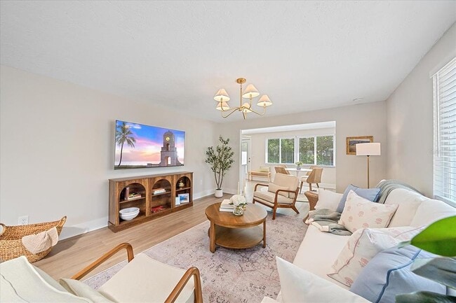 Building Photo - 914 Spanish Dr S