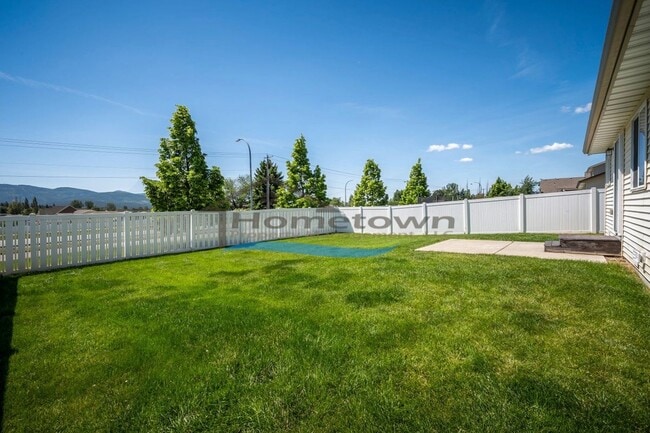 Building Photo - Beautiful Modern Home with 3 Bedrooms and ...
