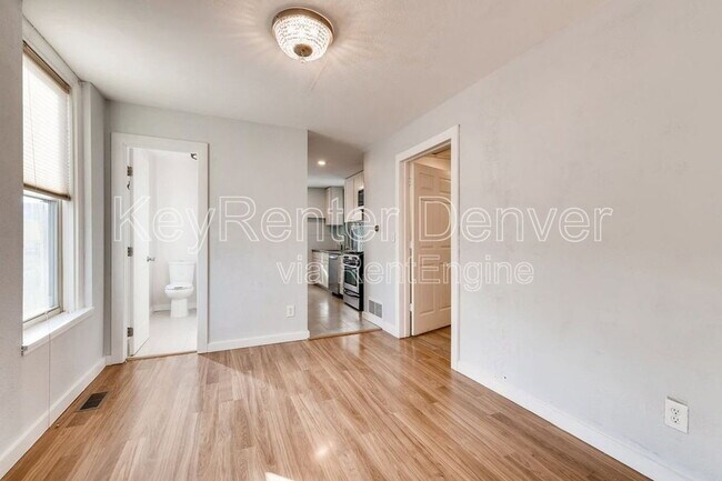 Building Photo - 3341 Lawrence St