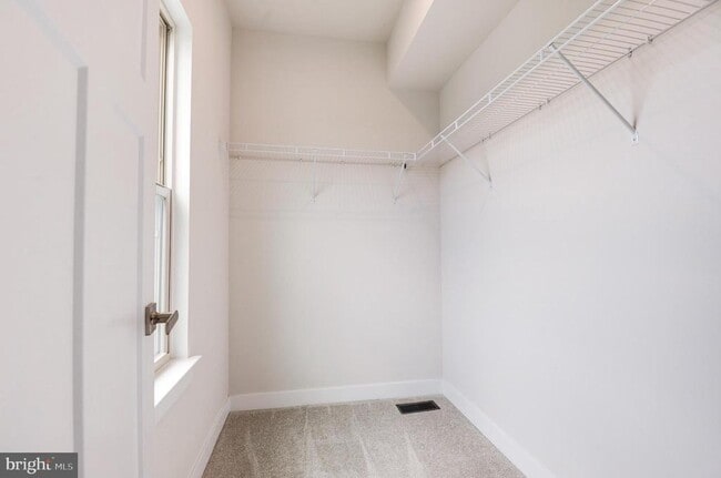 Building Photo - 24276 Thurso Sq