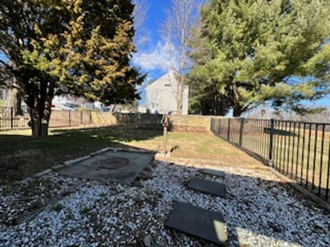 Building Photo - Spacious 3 Bedroom Rancher in Whitemarsh Township $2900/ month