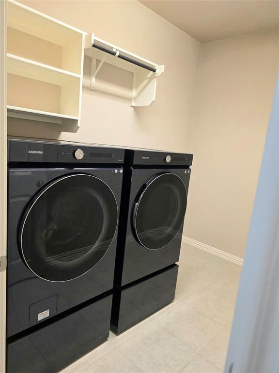 Building Photo - 129 Belford St