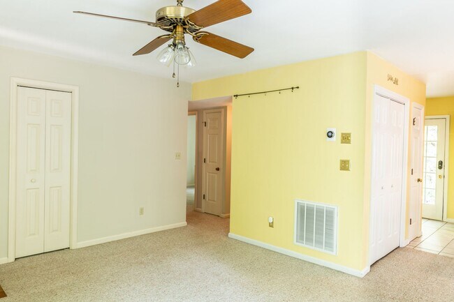 Building Photo - 1476 Gray Stone Court - Millcreek