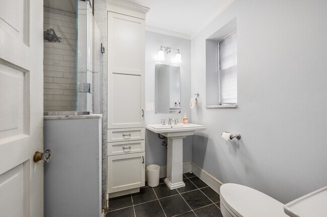 Building Photo - 993 Memorial Dr